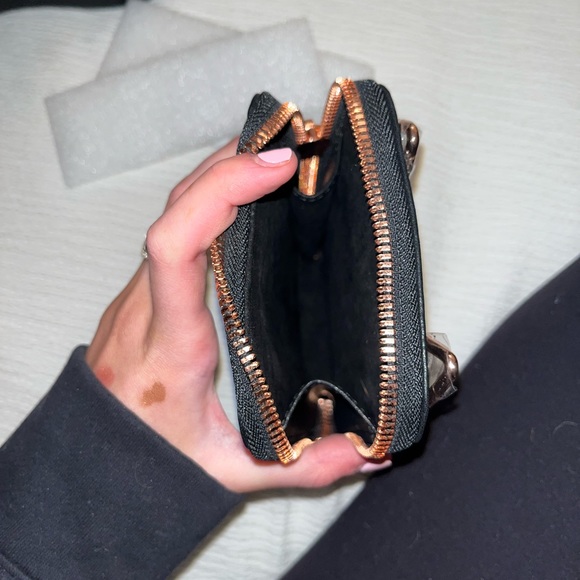 Cross body phone holder bag - Picture 4 of 9